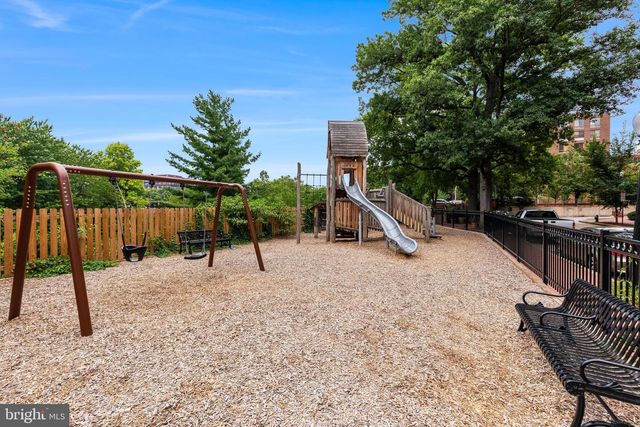 2535 QUEEN ANNES LN NW, Washington, DC 20037