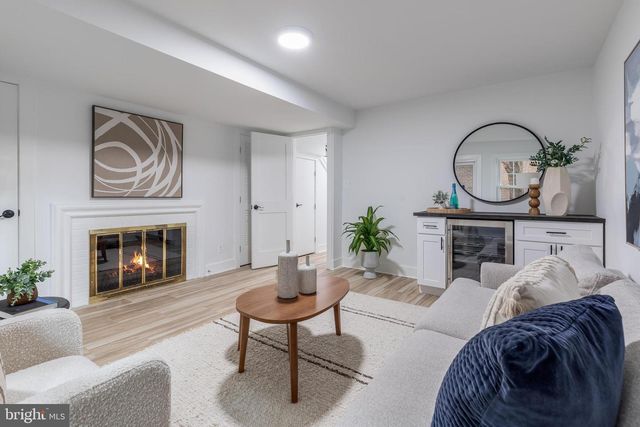2535 QUEEN ANNES LN NW, Washington, DC 20037