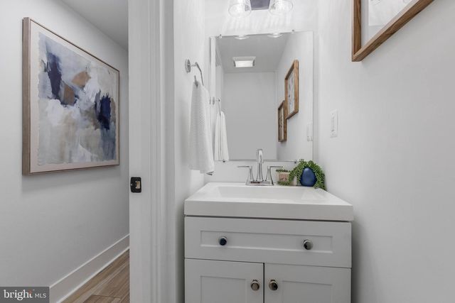 2535 QUEEN ANNES LN NW, Washington, DC 20037