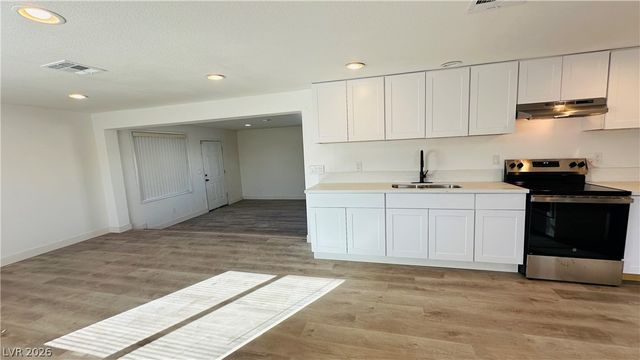 3462 Huerta Drive, Las Vegas, NV 89121