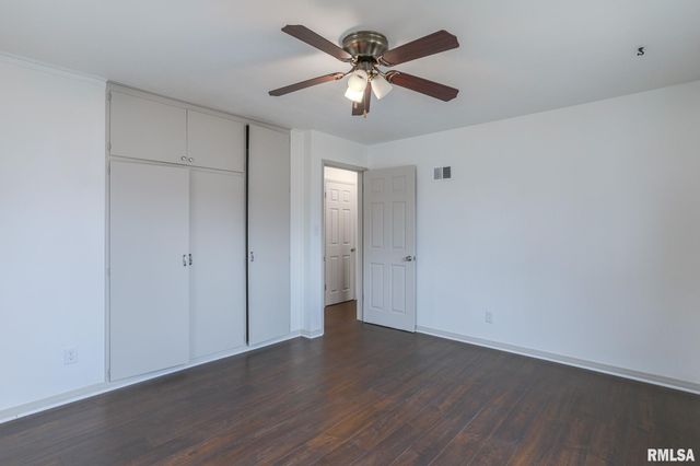 901 W FORREST HILL Avenue, Peoria, IL 61604