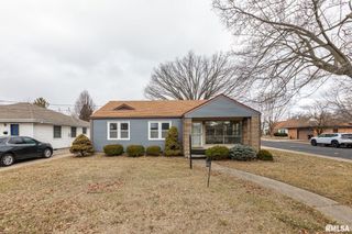 901 W FORREST HILL Avenue, Peoria, IL 61604