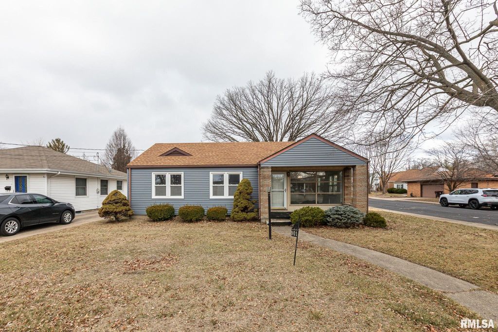 901 W FORREST HILL Avenue, Peoria, IL 61604