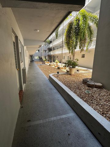 329 SE 3rd Street 105r, Hallandale Beach, FL 33009