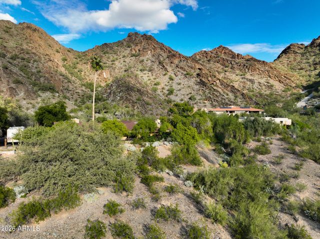 1836 E CINNABAR Avenue '''-''', Phoenix, AZ 85020
