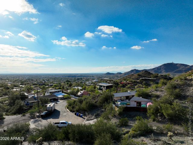 1836 E CINNABAR Avenue '''-''', Phoenix, AZ 85020