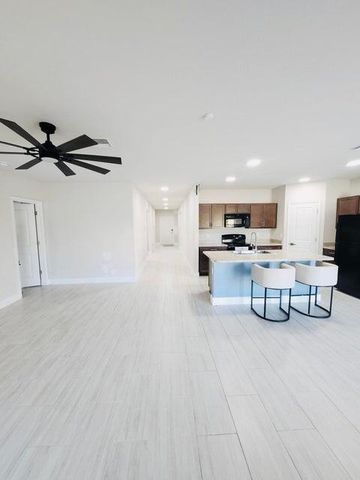 715 Pomegranate Place, Fort Pierce, FL 34981