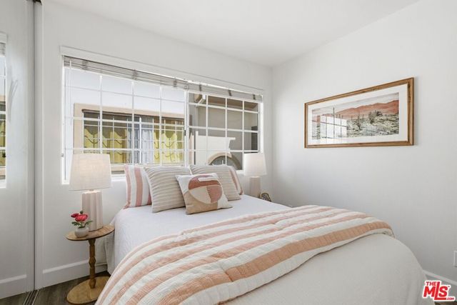 11110 Camarillo Street 122, Toluca Lake, CA 91602