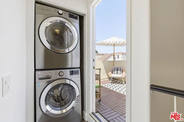 11110 Camarillo Street 122, Toluca Lake, CA 91602