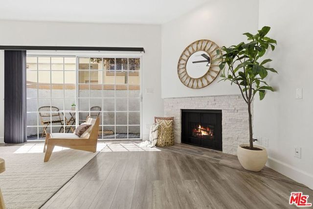 11110 Camarillo Street 122, Toluca Lake, CA 91602