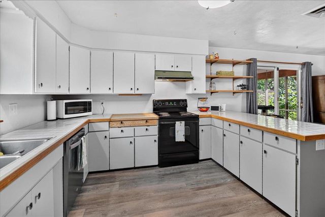 6506 Gettysburg Drive, Madison, WI 53705