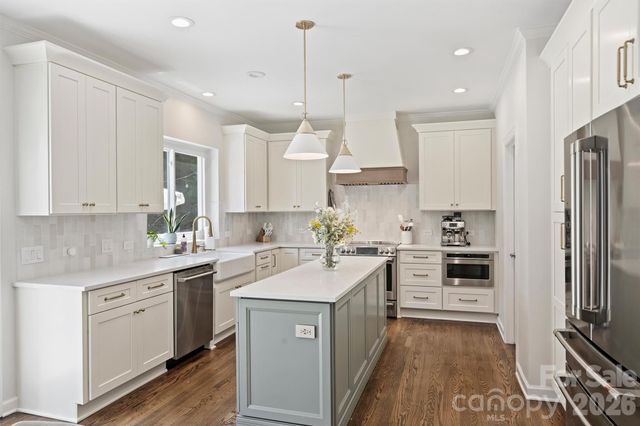 5319 Piper Glen Drive, Charlotte, NC 28277