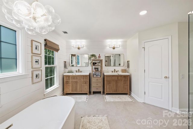 5319 Piper Glen Drive, Charlotte, NC 28277