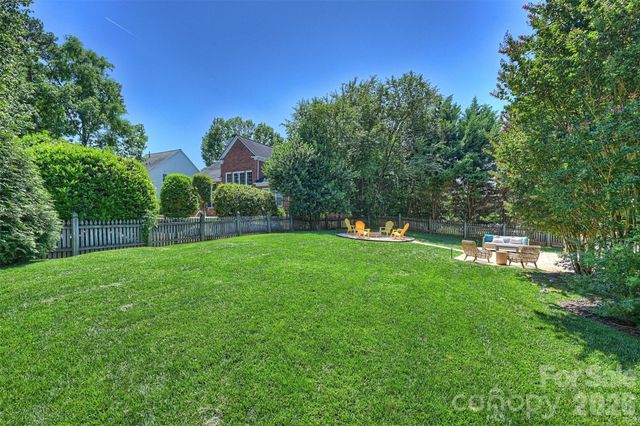 5319 Piper Glen Drive, Charlotte, NC 28277