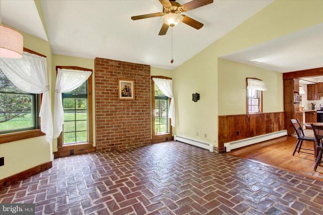 2619 CARLISLE PIKE, New Oxford, PA 17350