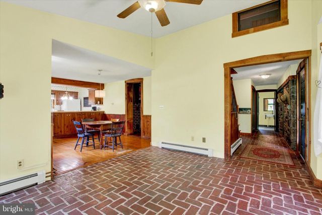 2619 CARLISLE PIKE, New Oxford, PA 17350