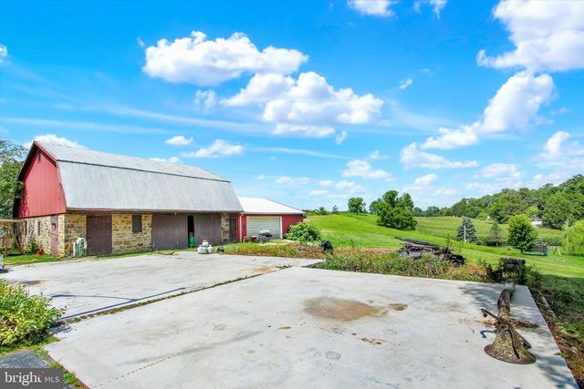 2619 CARLISLE PIKE, New Oxford, PA 17350