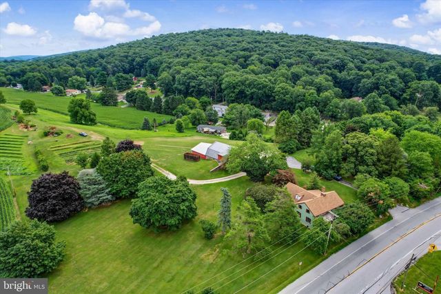 2619 CARLISLE PIKE, New Oxford, PA 17350