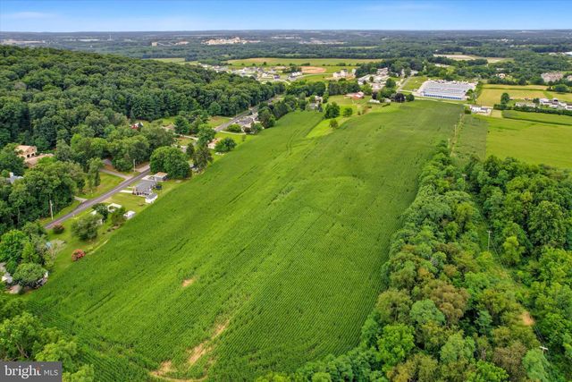 2619 CARLISLE PIKE, New Oxford, PA 17350