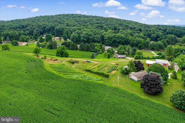 2619 CARLISLE PIKE, New Oxford, PA 17350