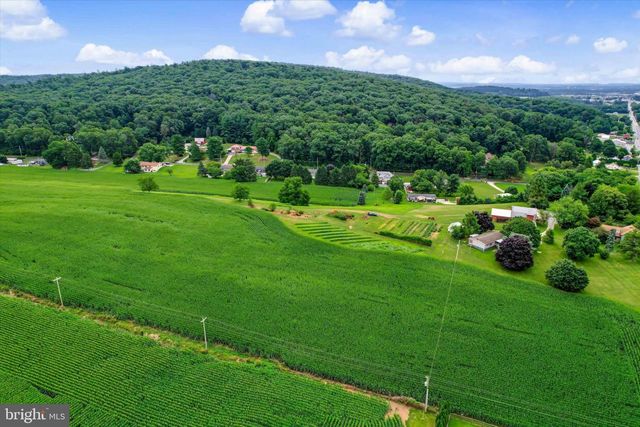 2619 CARLISLE PIKE, New Oxford, PA 17350
