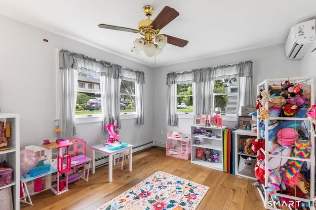 122 Wepawaug Drive, Milford, CT 06461