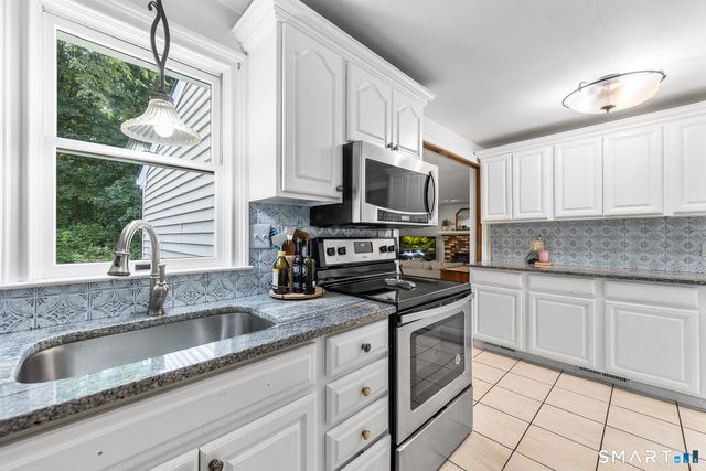122 Wepawaug Drive, Milford, CT 06461