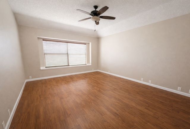 2516 Fairway View Drive, Burleson, TX 76028