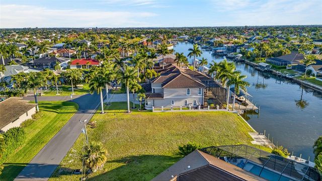 5423 SW 17th Avenue, Cape Coral, FL 33914