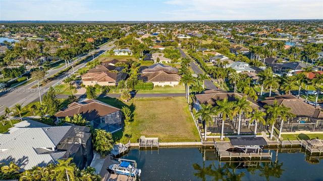 5423 SW 17th Avenue, Cape Coral, FL 33914