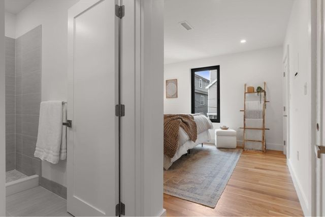 6 Gen Devine Way 1, Boston, MA 02127