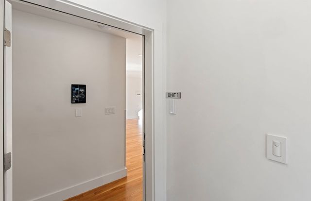 6 Gen Devine Way 1, Boston, MA 02127