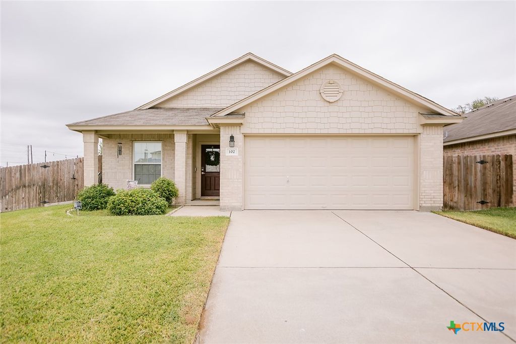 102 Carlsbad Drive, Victoria, TX 77904