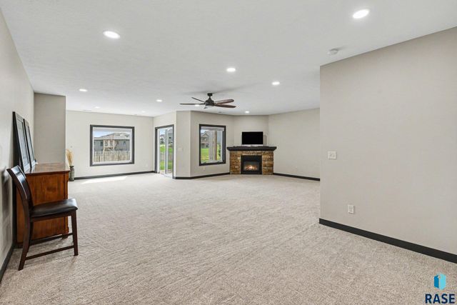 1900 S Firefly Dr Drive, Sioux Falls, SD 57110
