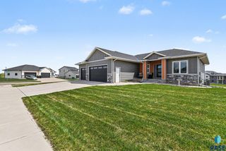 1900 S Firefly Dr Drive, Sioux Falls, SD 57110