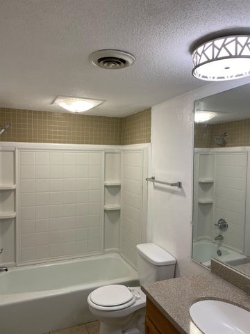 1898 E POPLAR WOODS CIR, Germantown, TN 38138