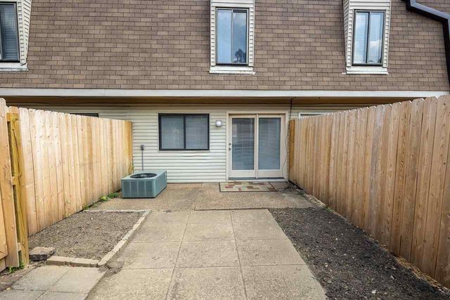 1898 E POPLAR WOODS CIR, Germantown, TN 38138