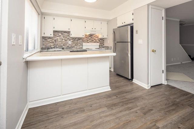 1898 E POPLAR WOODS CIR, Germantown, TN 38138