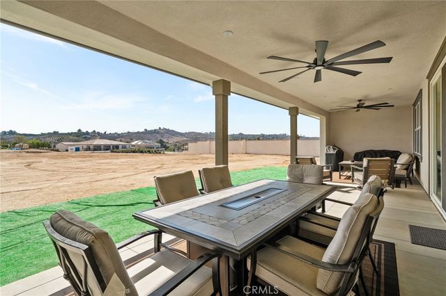 16155 New Canaan, Riverside, CA 92504