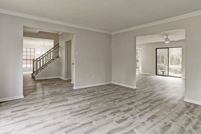 2 Eagle Rock Place, The Woodlands, TX 77381