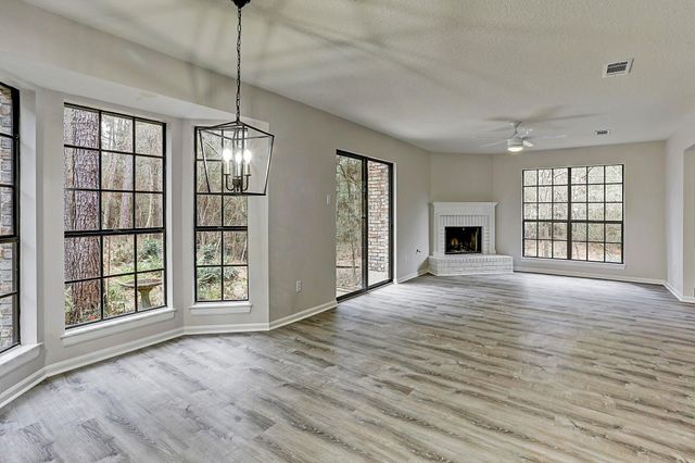 2 Eagle Rock Place, The Woodlands, TX 77381