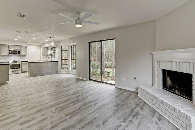 2 Eagle Rock Place, The Woodlands, TX 77381