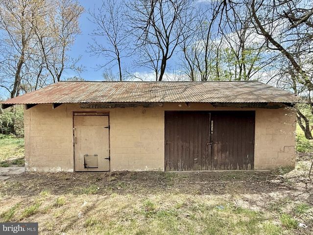 65 LOUIS DR, Clayton, NJ 08312