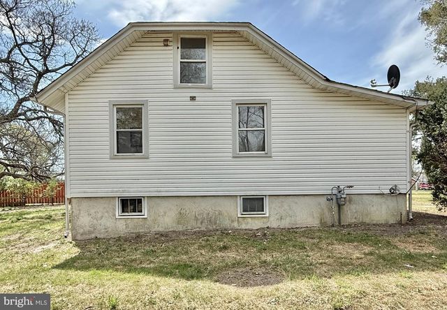 65 LOUIS DR, Clayton, NJ 08312