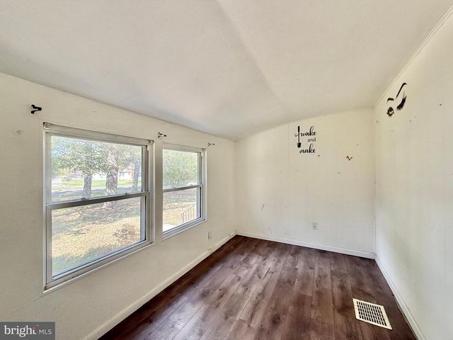 65 LOUIS DR, Clayton, NJ 08312