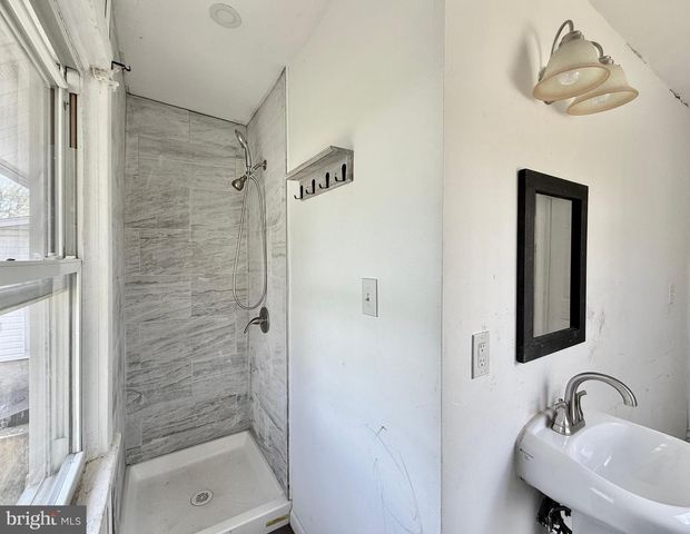 65 LOUIS DR, Clayton, NJ 08312