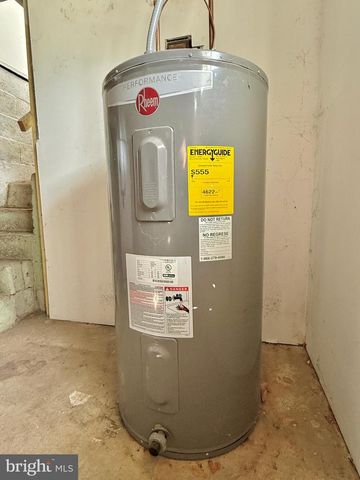 65 LOUIS DR, Clayton, NJ 08312