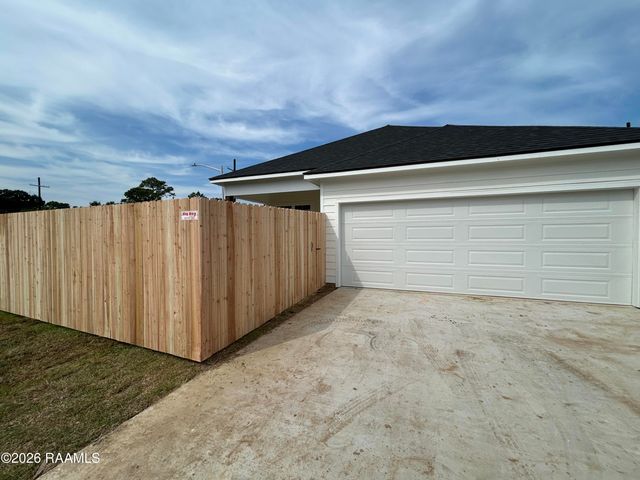 374 W Broussard Road, Lafayette, LA 70506