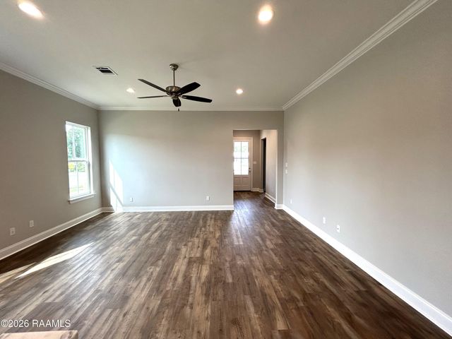 374 W Broussard Road, Lafayette, LA 70506