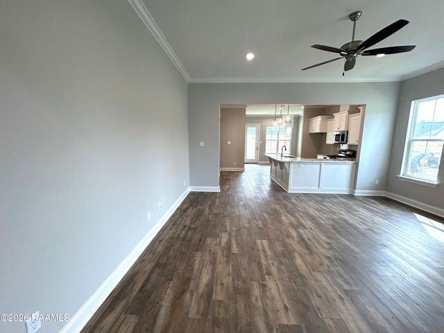 374 W Broussard Road, Lafayette, LA 70506